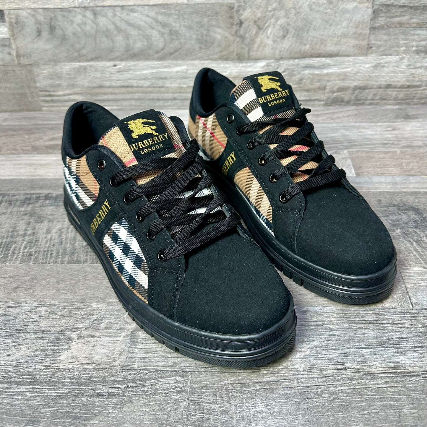 Burberry Classic Black NO 5