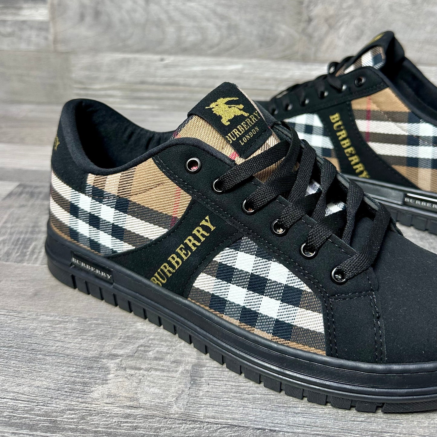 Burberry Classic Black NO 5