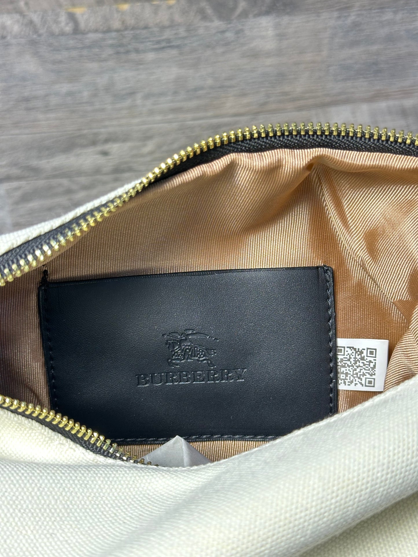 Burberry Classic White 2025 bags women’s