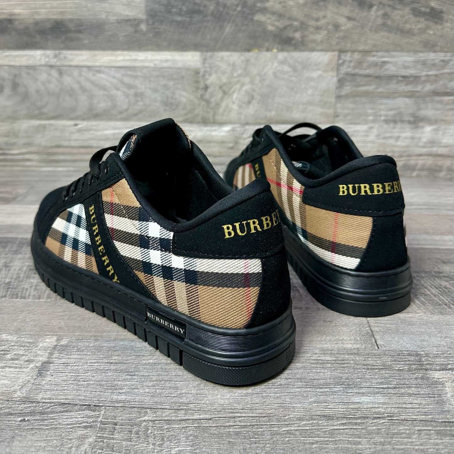 Burberry Classic Black NO 5