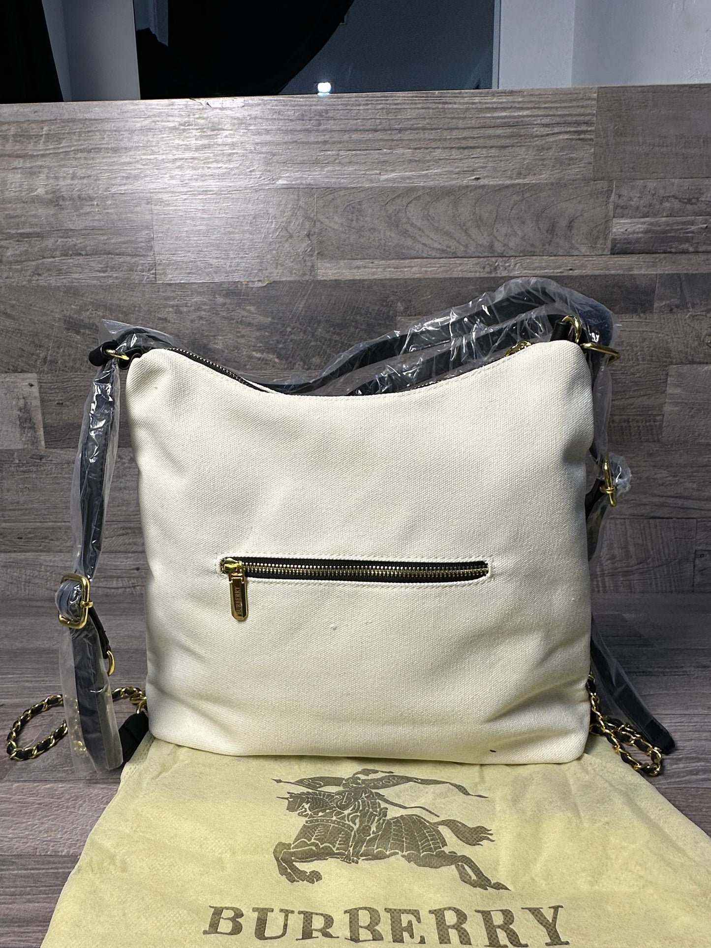 Burberry Classic White 2025 bags women’s