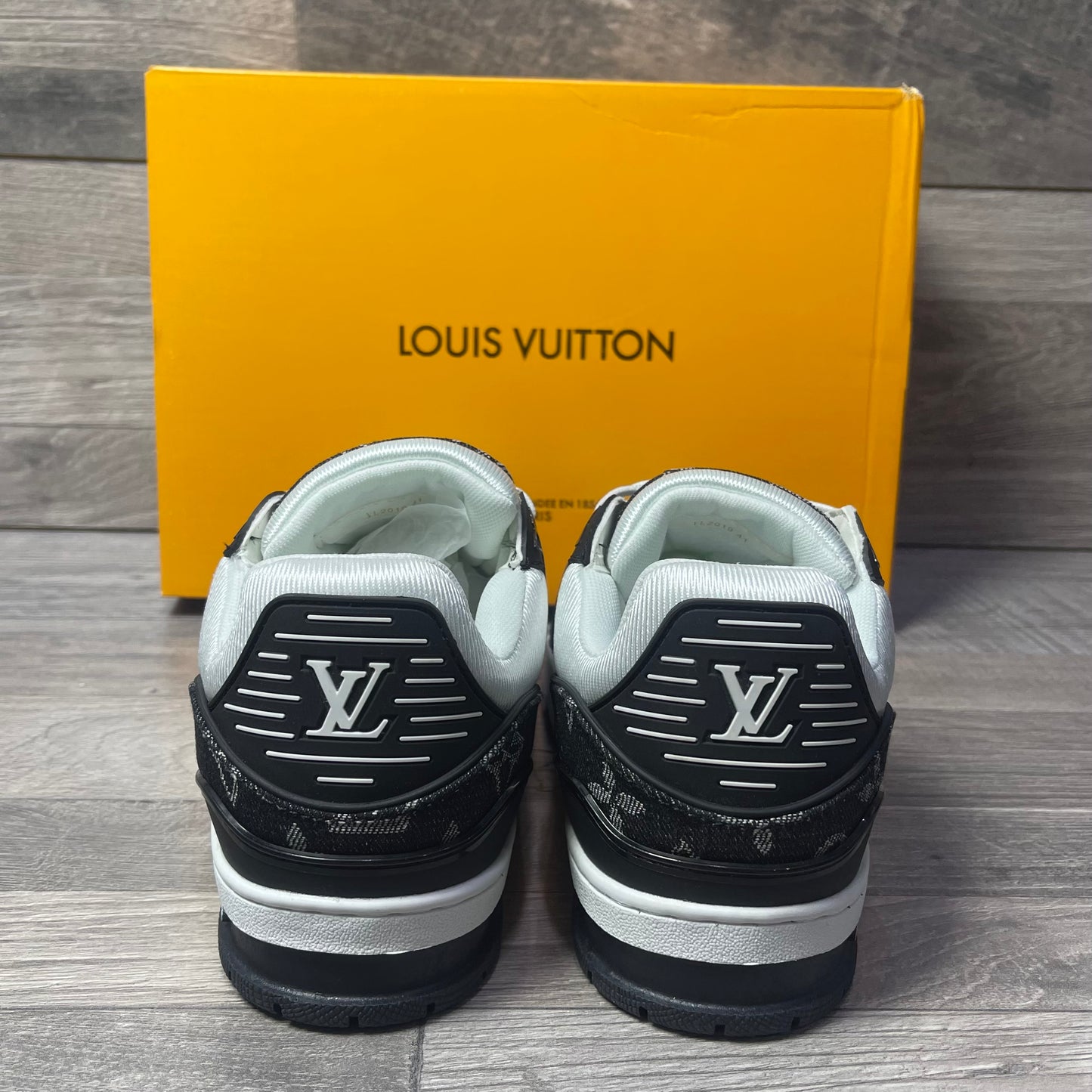 Louis Vuitton Trainer Black/White