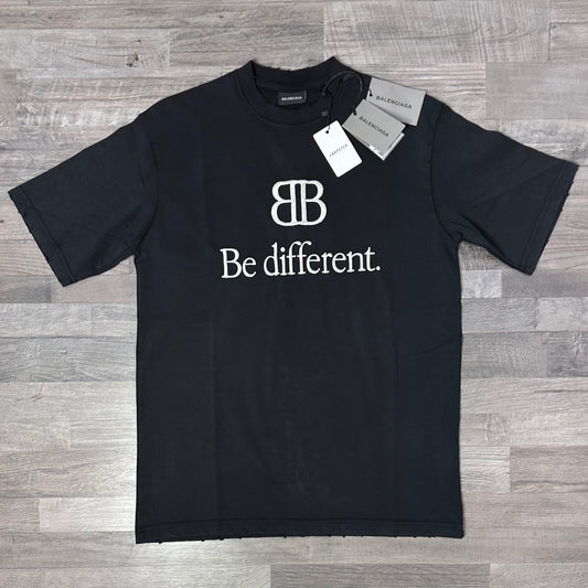 Balenciaga Be different 01 T-shirt