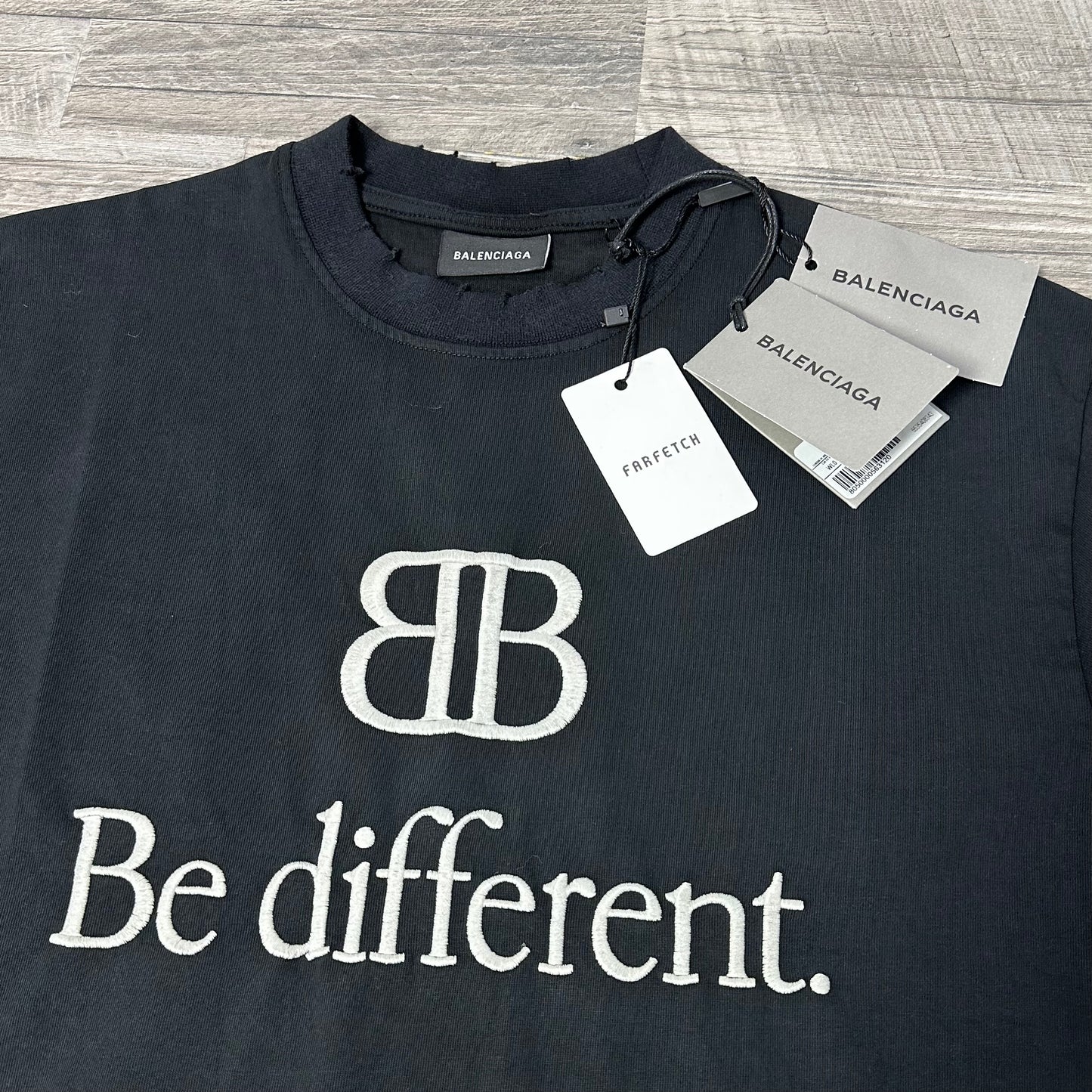 Balenciaga Be different 01 T-shirt