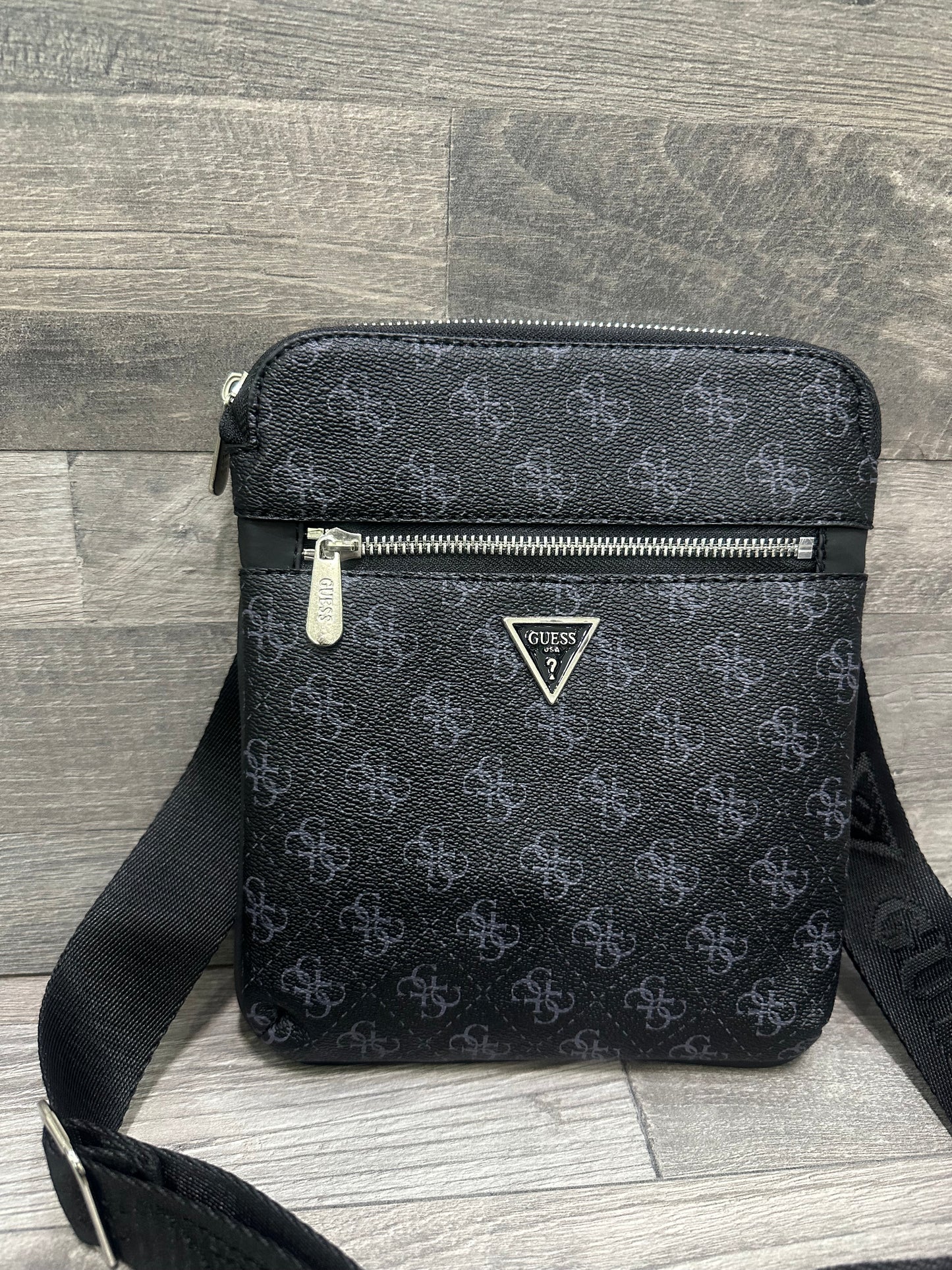 Guess Classic Black 2024