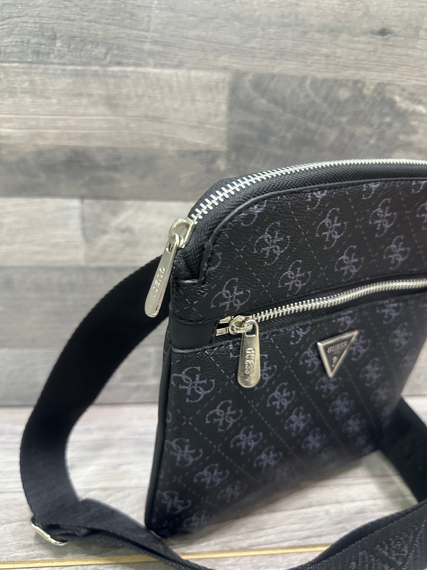 Guess Classic Black 2024