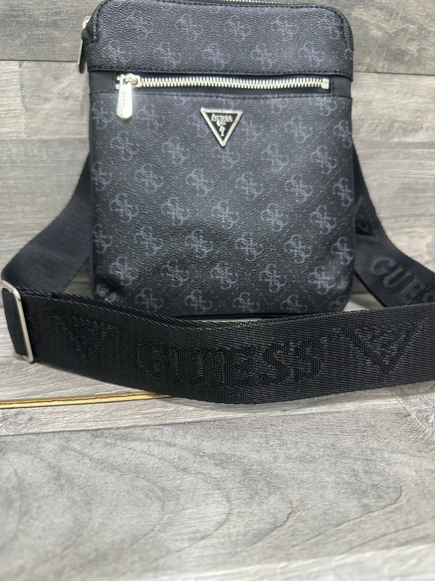 Guess Classic Black 2024