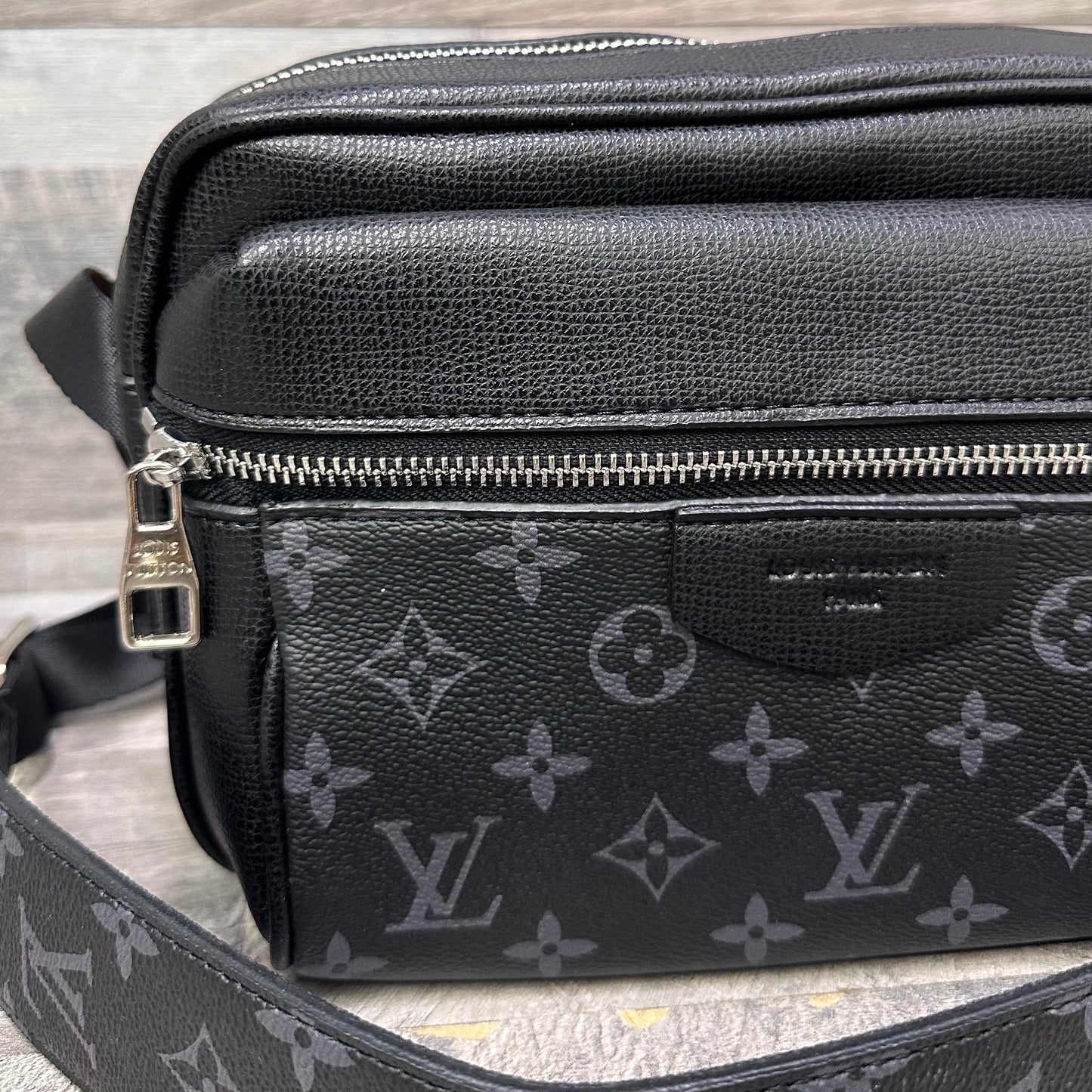 Louis Vuitton Outdoor Messenger